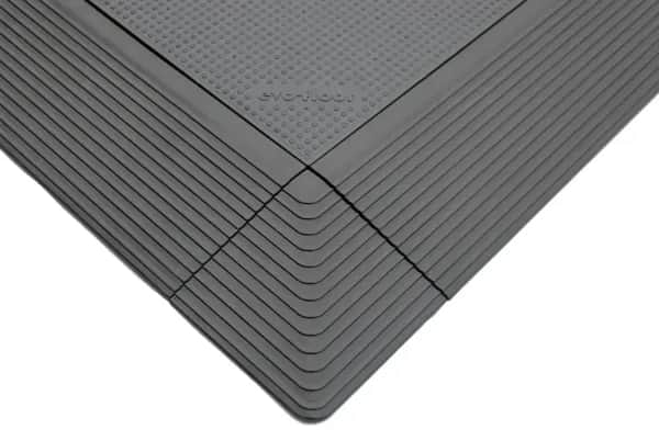 Wiederverwendbare Bodenplatten für Zelte aus Deutschland