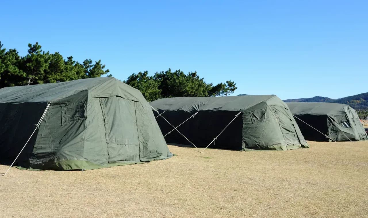 Wiederverwendbare Bodenplatten für Zelte aus Deutschland