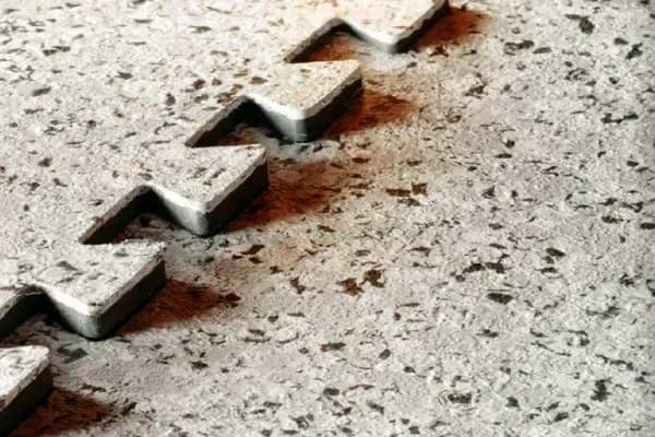 Klickbare Bodenplatten für die Werkstatt bestellen